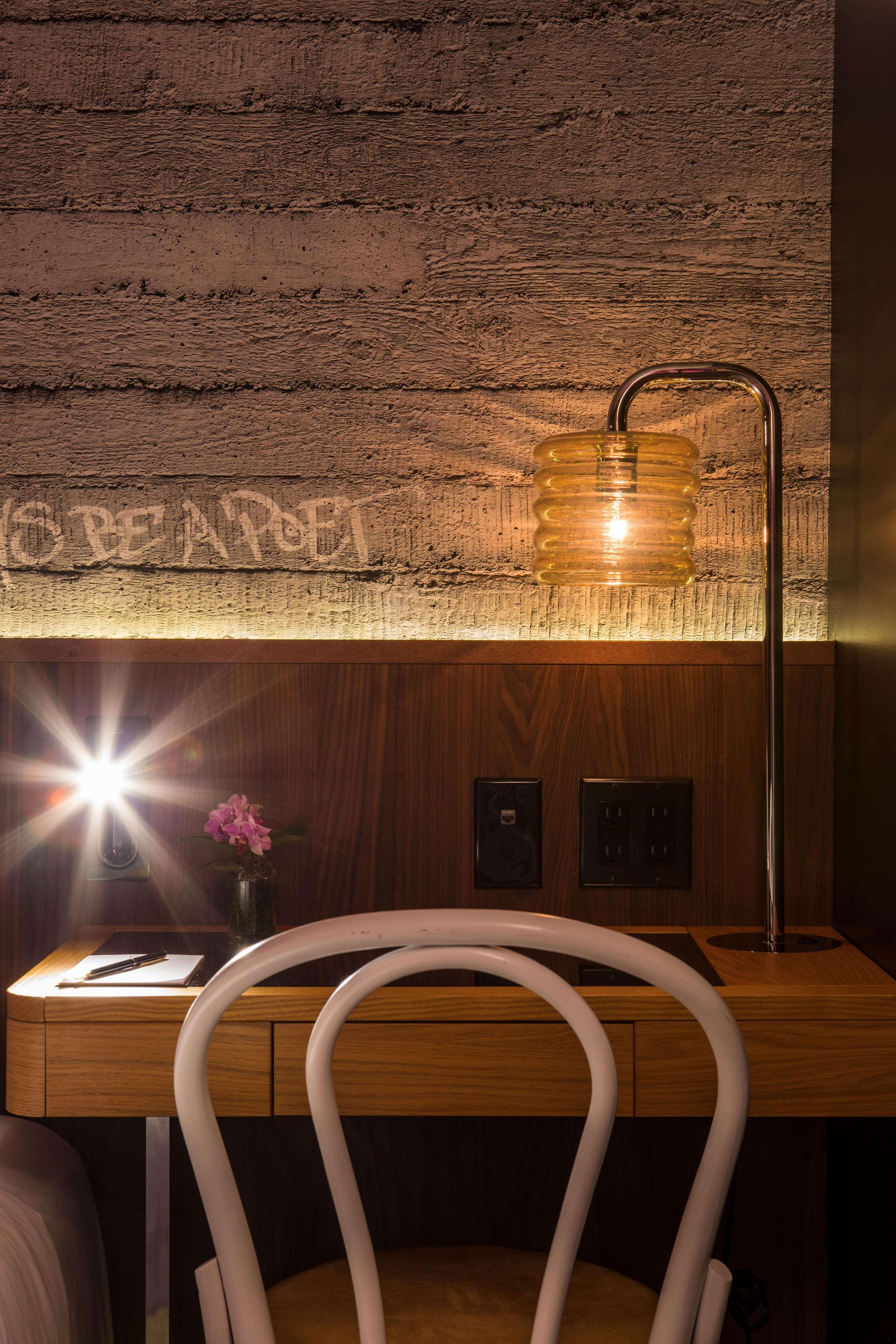 Hotel Henri New York Exterior photo