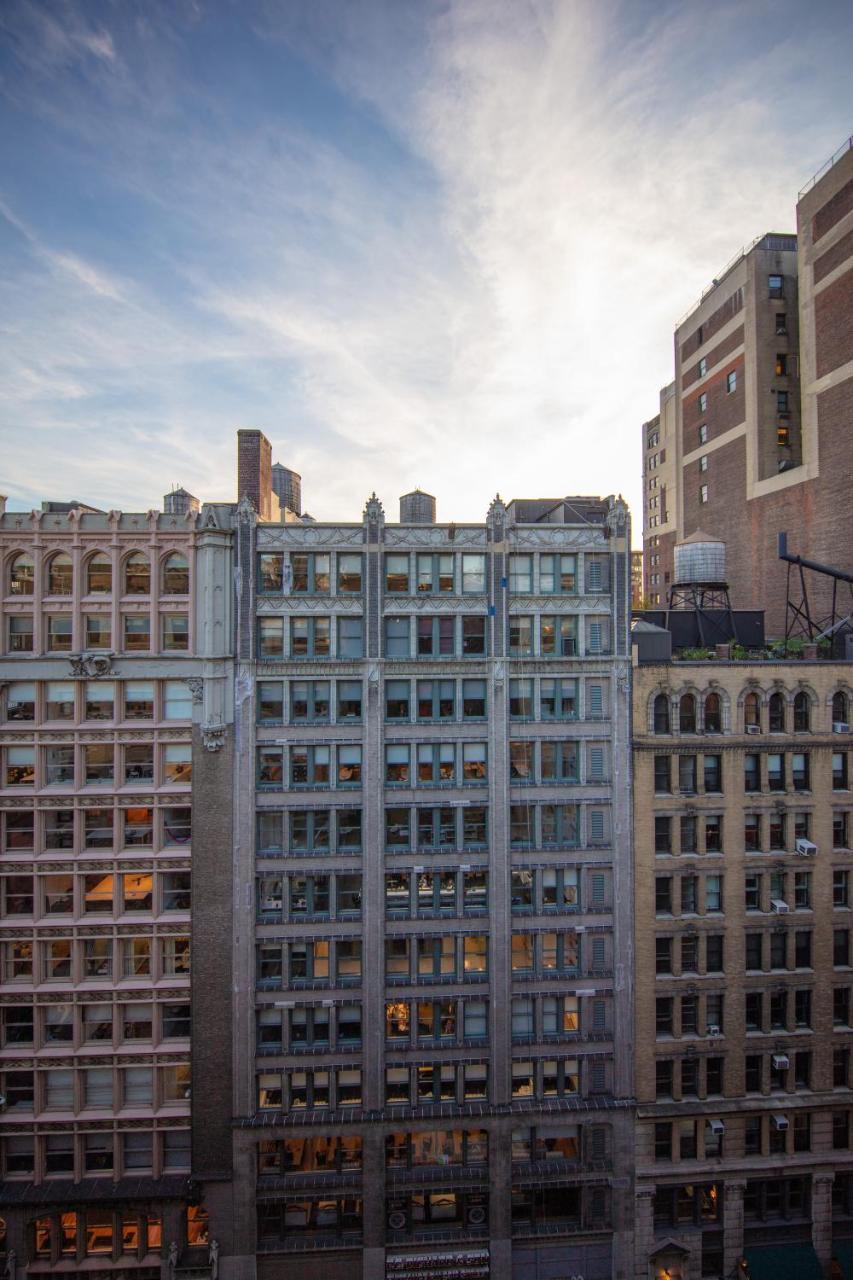 Hotel Henri New York Exterior photo